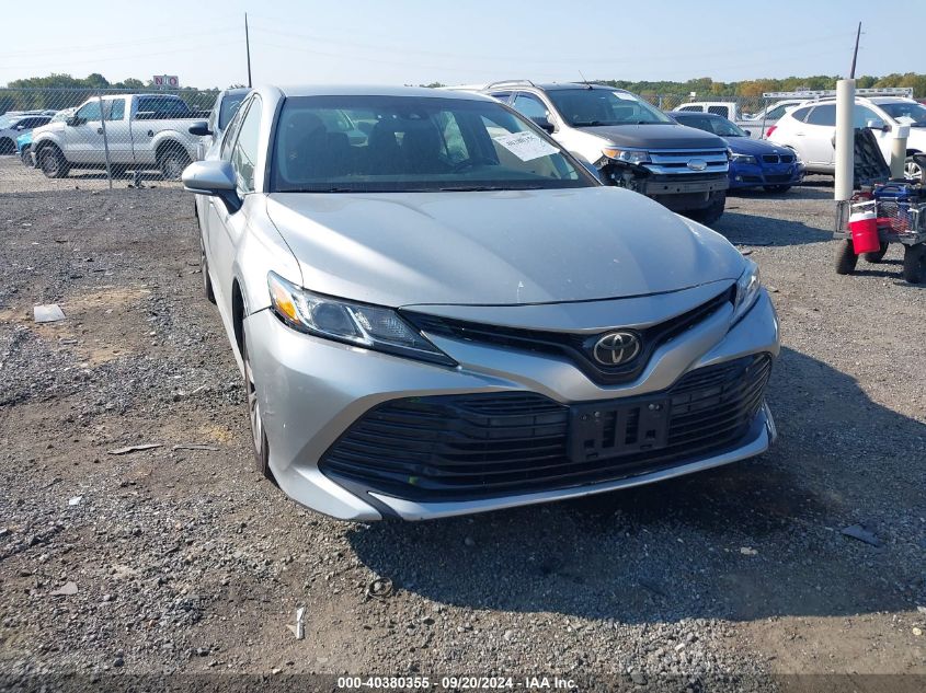 4T1B11HK1JU140999 2018 Toyota Camry Le