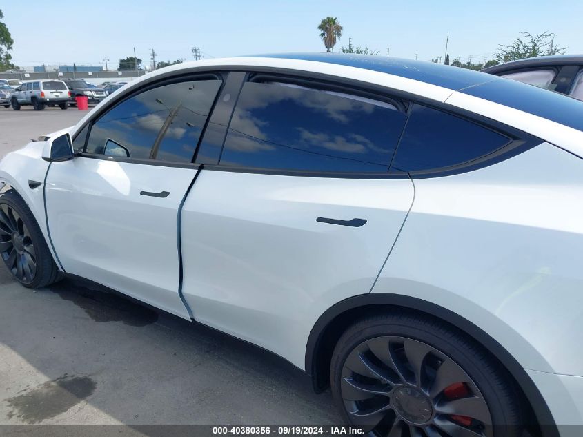 2024 Tesla Model Y Performance Dual Motor All-Wheel Drive VIN: 7SAYGDEF0RF121339 Lot: 40380356