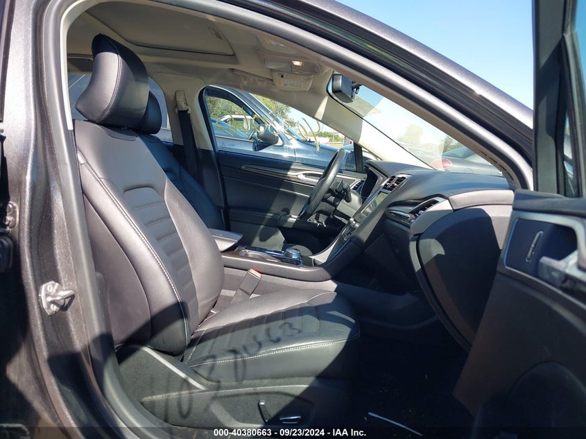 VIN 3FA6P0H92HR350353 2017 FORD FUSION SE