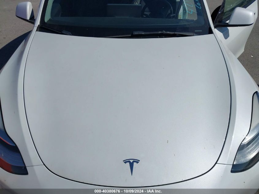 2022 Tesla Model Y Long Range Dual Motor All-Wheel Drive VIN: 7SAYGDEE7NF413880 Lot: 40380676