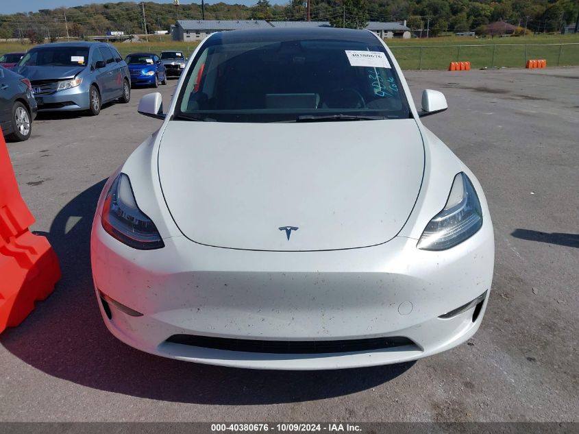 2022 Tesla Model Y Long Range Dual Motor All-Wheel Drive VIN: 7SAYGDEE7NF413880 Lot: 40380676