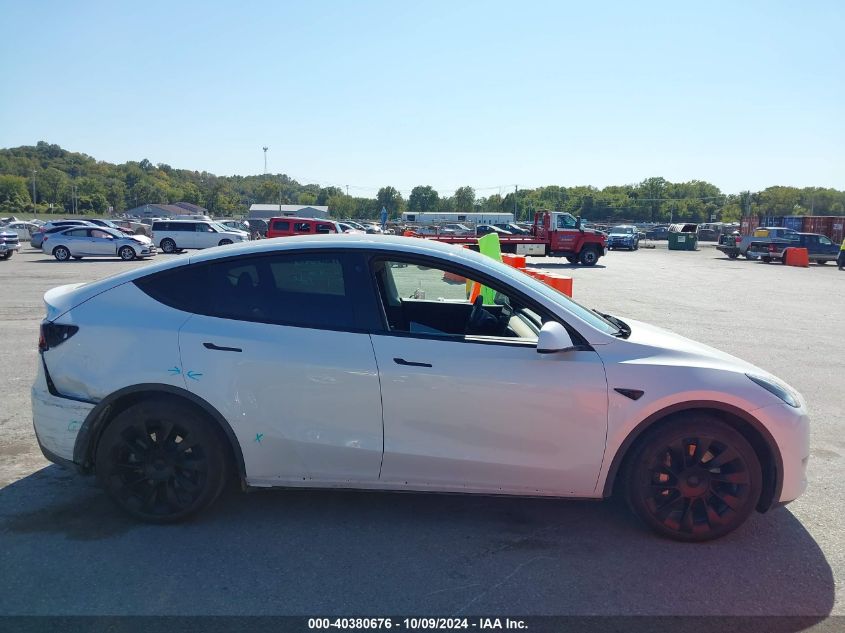 2022 Tesla Model Y Long Range Dual Motor All-Wheel Drive VIN: 7SAYGDEE7NF413880 Lot: 40380676