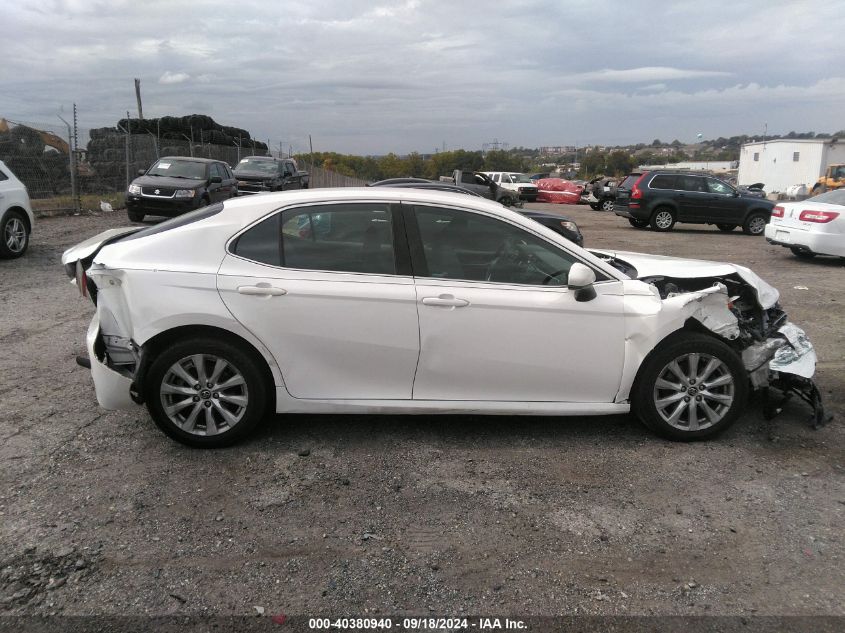 JTNB11HK3J3002080 2018 Toyota Camry Le