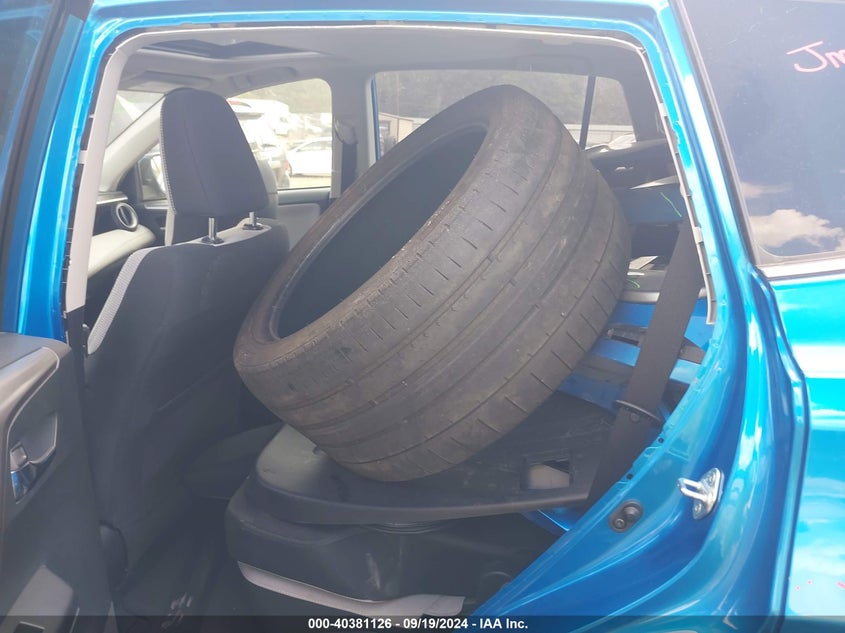 JTMWFREV9HJ117275 2017 Toyota Rav4 Xle