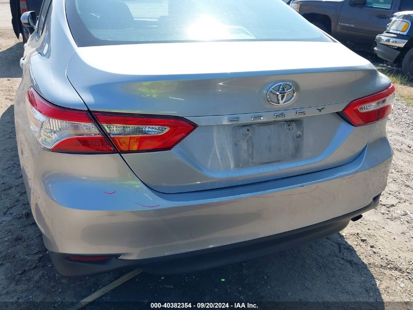 4T1B11HK0JU558180 2018 Toyota Camry L