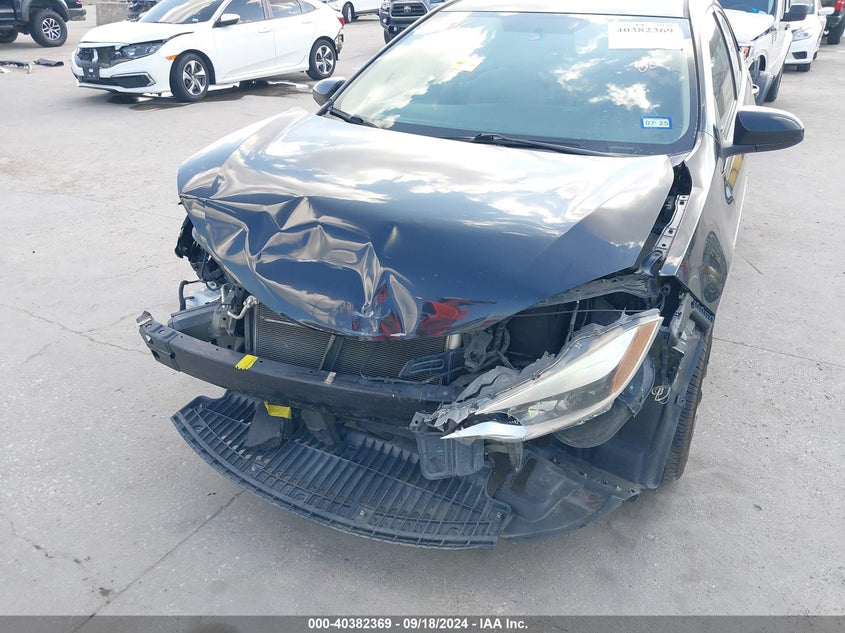 2016 TOYOTA COROLLA LE - 5YFBURHE8GP454336