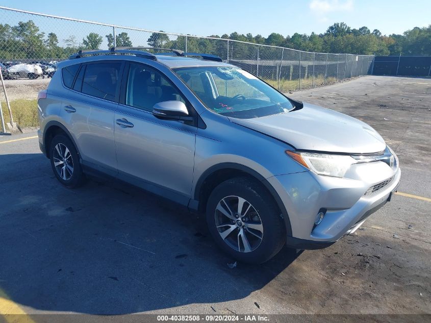 2T3RFREV1HW561779 2017 TOYOTA RAV 4 - Image 1