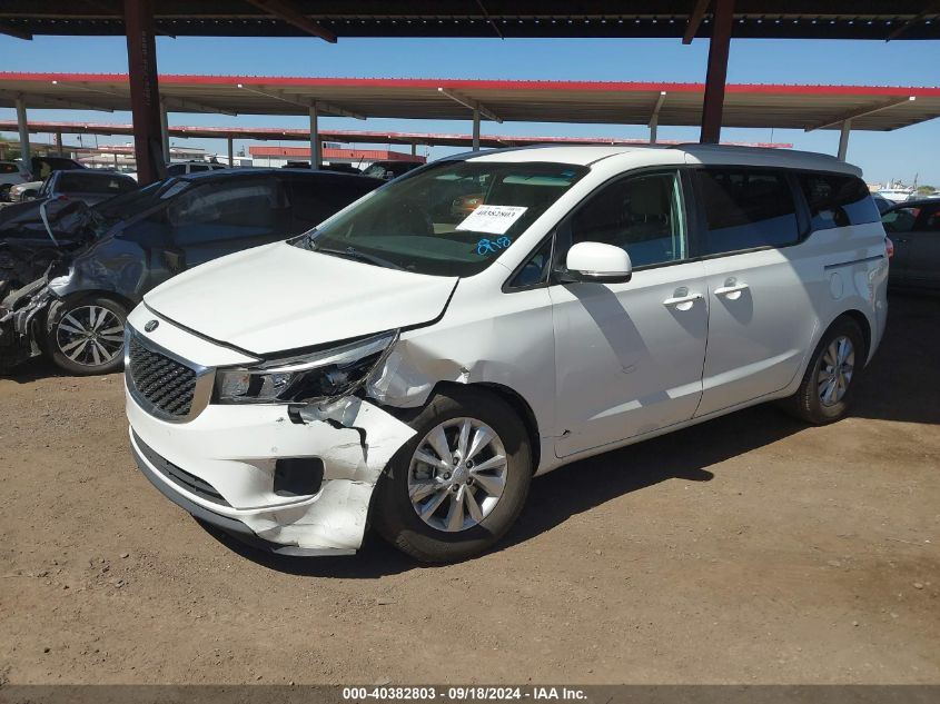 KNDMB5C11H6333703 2017 KIA SEDONA - Image 2