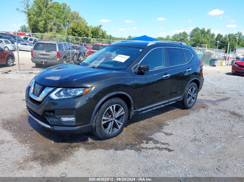 JN8AT2MT5HW150923 2017 NISSAN ROGUE - Image 2