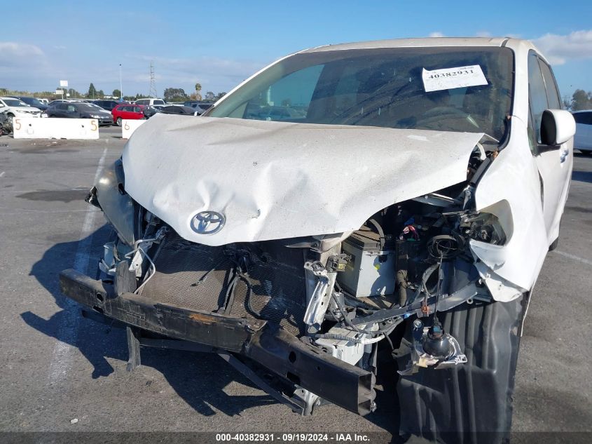 5TDXK3DC3ES430589 2014 Toyota Sienna Se 8 Passenger