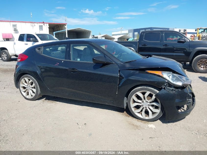 2013 Hyundai Veloster Base W/Gray VIN: KMHTC6AD8DU139604 Lot: 40383057