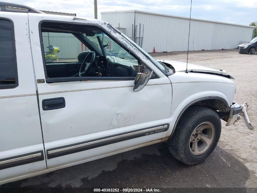 2001 Chevrolet Blazer Lt VIN: 1GNCS13W612112795 Lot: 40383252