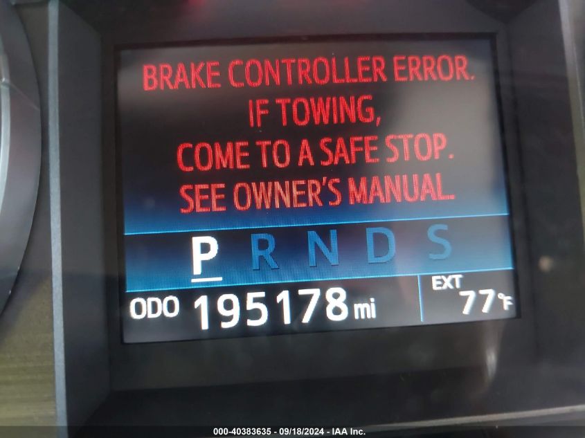 2017 TOYOTA TUNDRA SR5 5.7L V8 - 5TFEW5F12HX219093