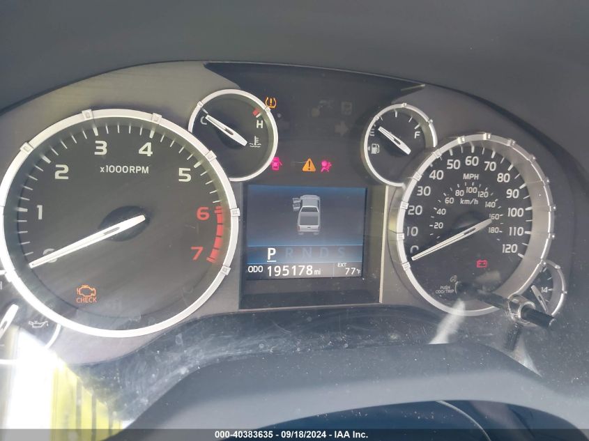 2017 TOYOTA TUNDRA SR5 5.7L V8 - 5TFEW5F12HX219093