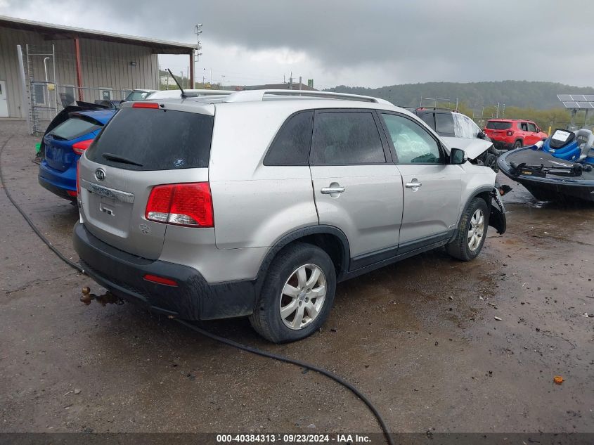 VIN 5XYKTCA63DG423580 2013 KIA Sorento, LX no.4