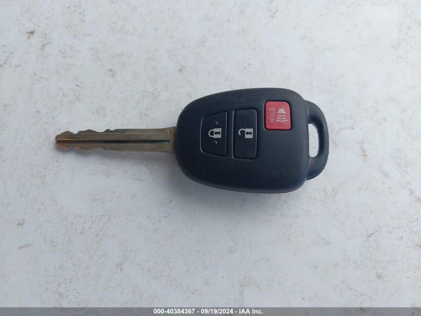 2014 TOYOTA RAV4 LE - JTMBFREV2ED050026