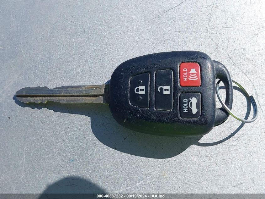 VIN 2T1BURHE0HC844557 2017 TOYOTA COROLLA SE