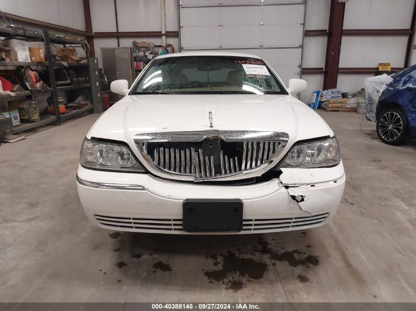 2008 Lincoln Town Car Signature Limited VIN: 2LNHM82V48X639263 Lot: 40388145