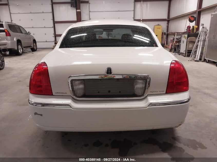 2008 Lincoln Town Car Signature Limited VIN: 2LNHM82V48X639263 Lot: 40388145