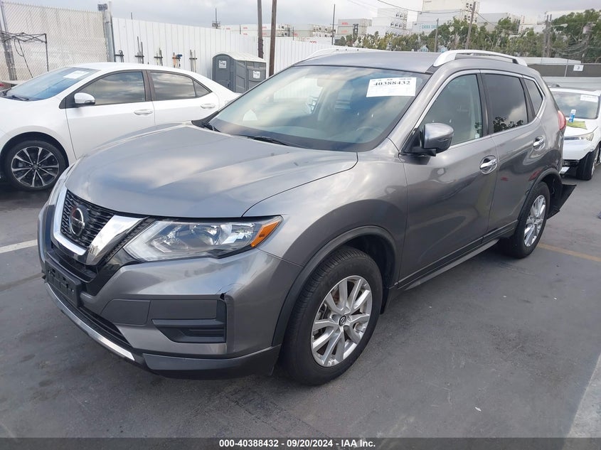 VIN KNMAT2MT0JP596232 2018 NISSAN ROGUE SV