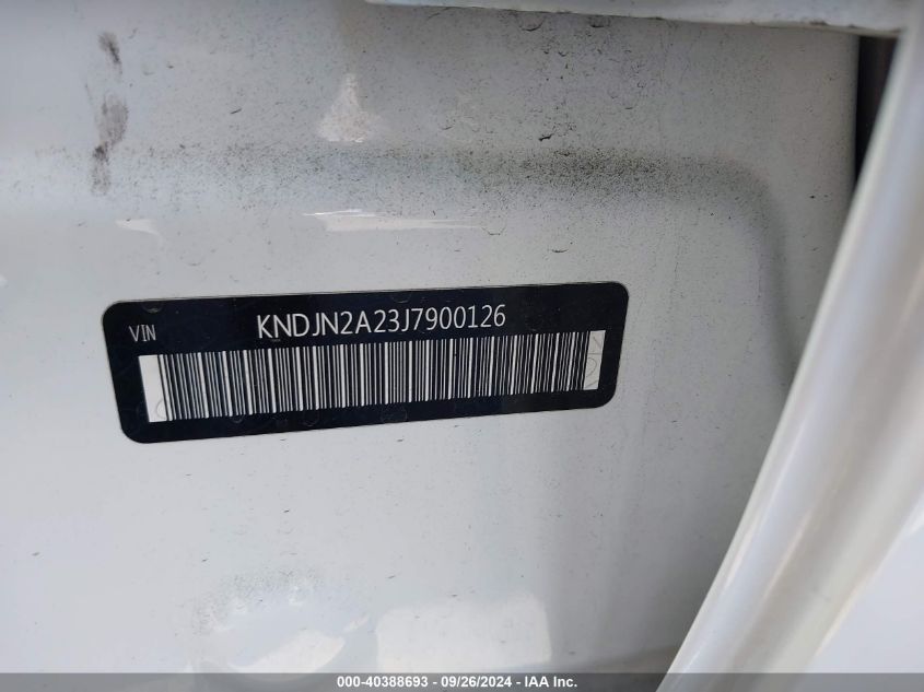 KNDJN2A23J7900126 2018 Kia Soul