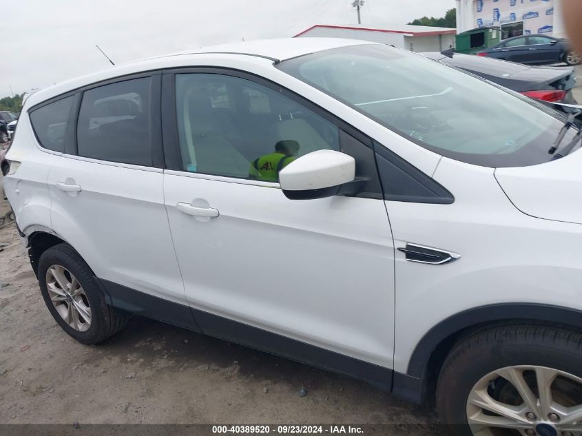 1FMCU0GD0HUF01111 2017 Ford Escape Se