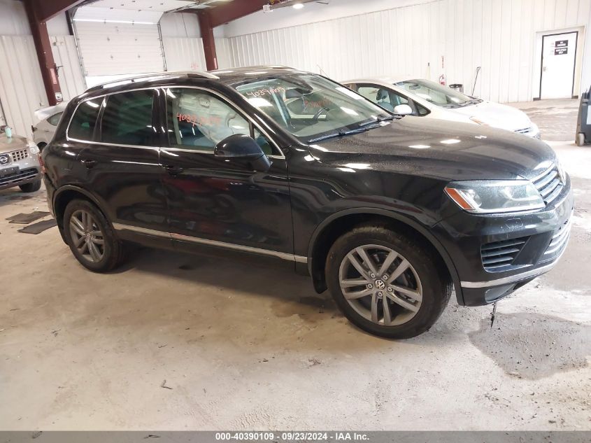 2016 Volkswagen Touareg Vr6 Lux VIN: WVGEF9BP3GD010636 Lot: 40390109