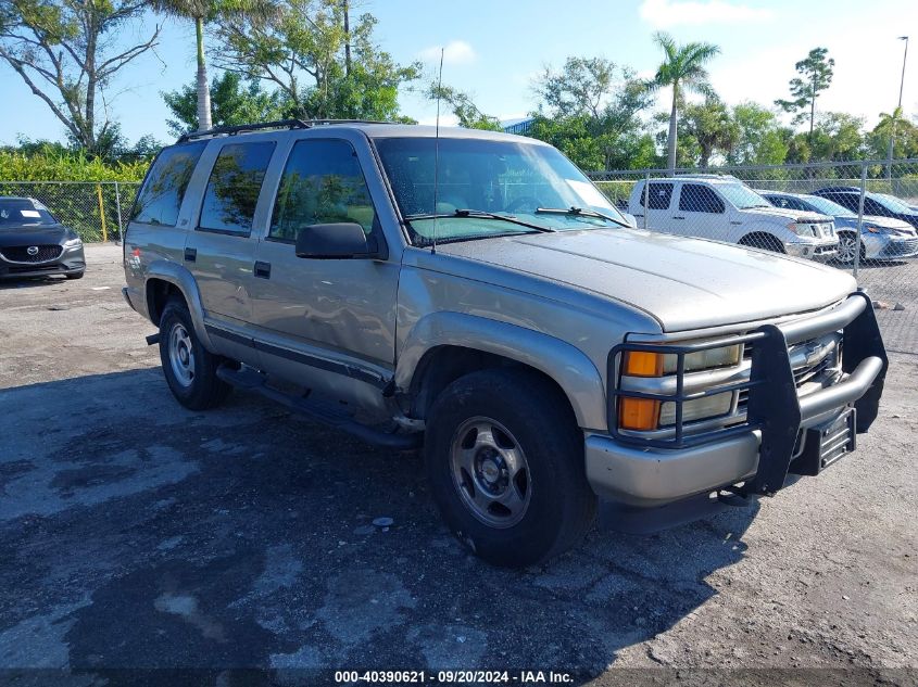 2000 Chevrolet Tahoe Z71 VIN: 1GNEK13R2YR228404 Lot: 40390621