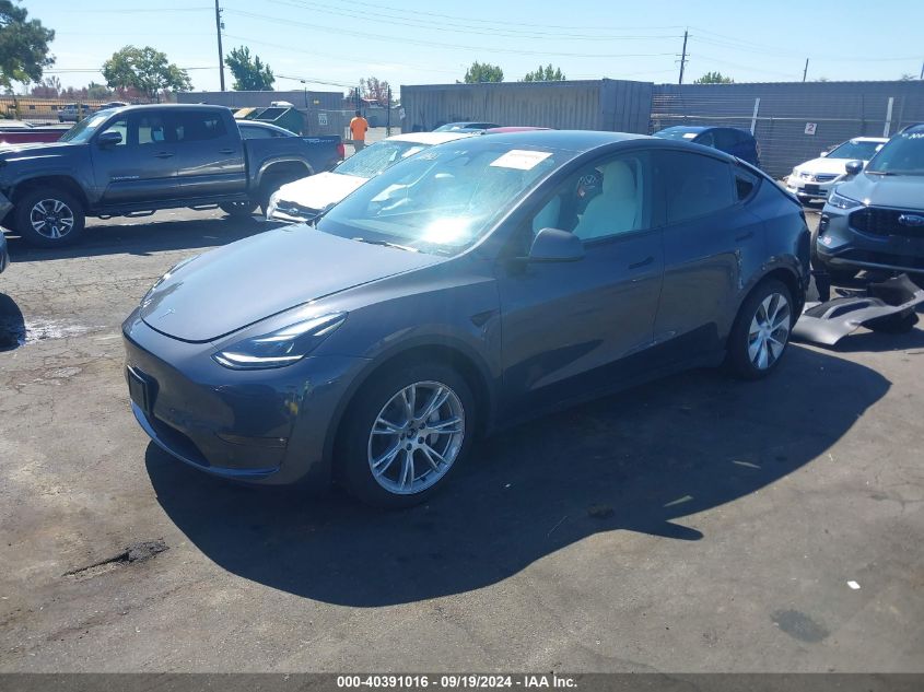 VIN 7SAYGAEE6PF967509 2023 TESLA MODEL Y no.2