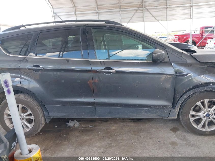 1FMCU0GD2JUC17730 2018 Ford Escape Se