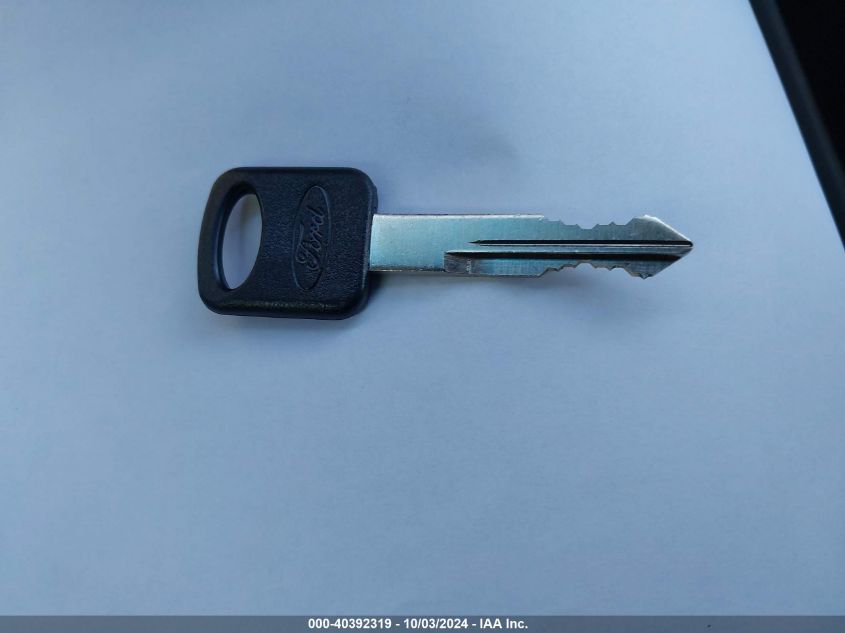 2000 Ford Explorer Xlt VIN: 1FMZU73E7YZB01289 Lot: 40392319