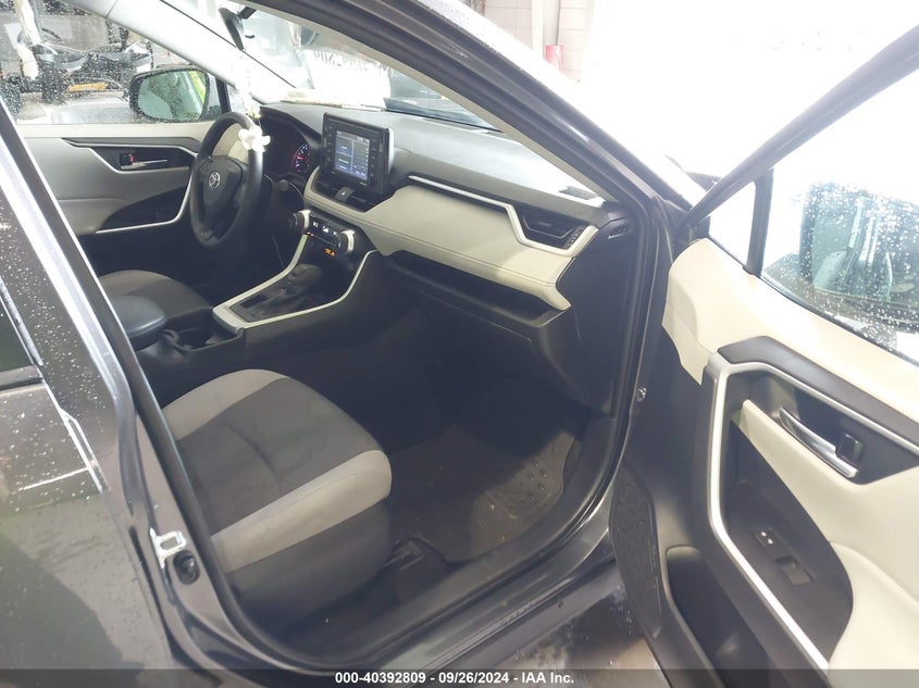 VIN 2T3W1RFV8MC139620 2021 TOYOTA RAV4 XLE