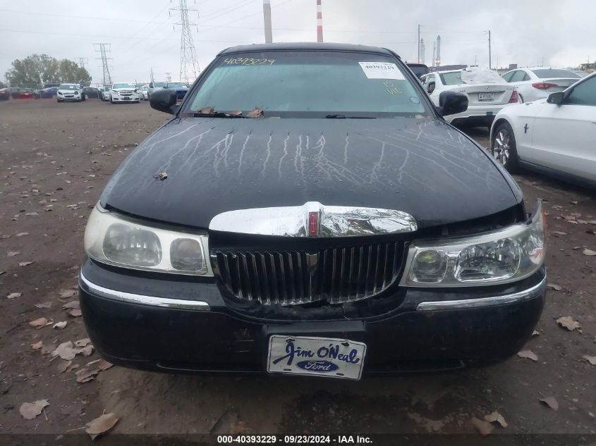 2001 Lincoln Town Car Signature VIN: 1LNHM82W41Y613020 Lot: 40393229