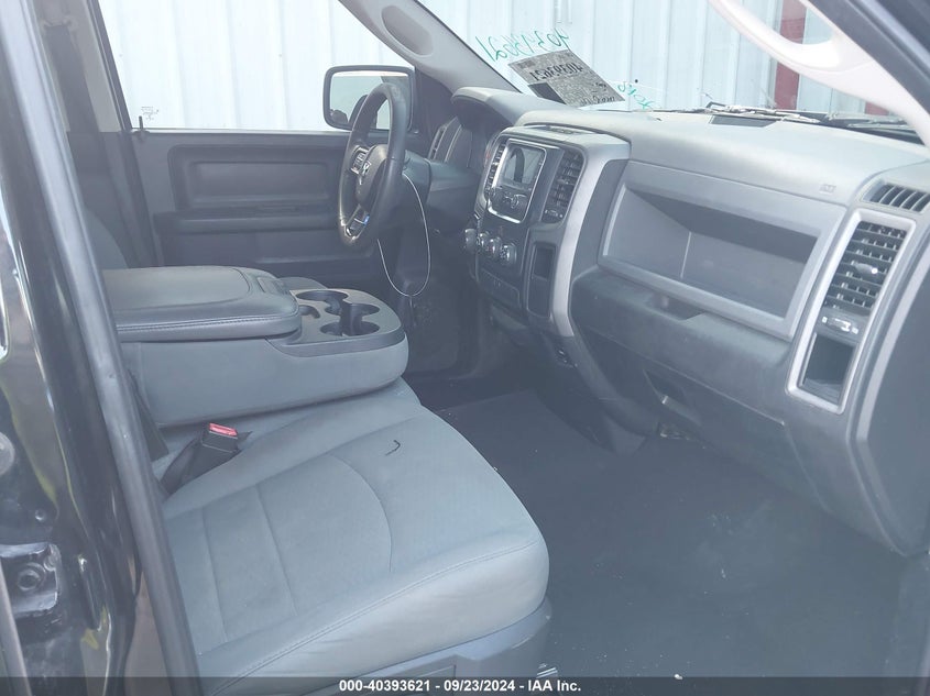 2018 RAM 1500 TRADESMAN QUAD CAB 4X2 6'4 BOX - 1C6RR6FG7JS296703