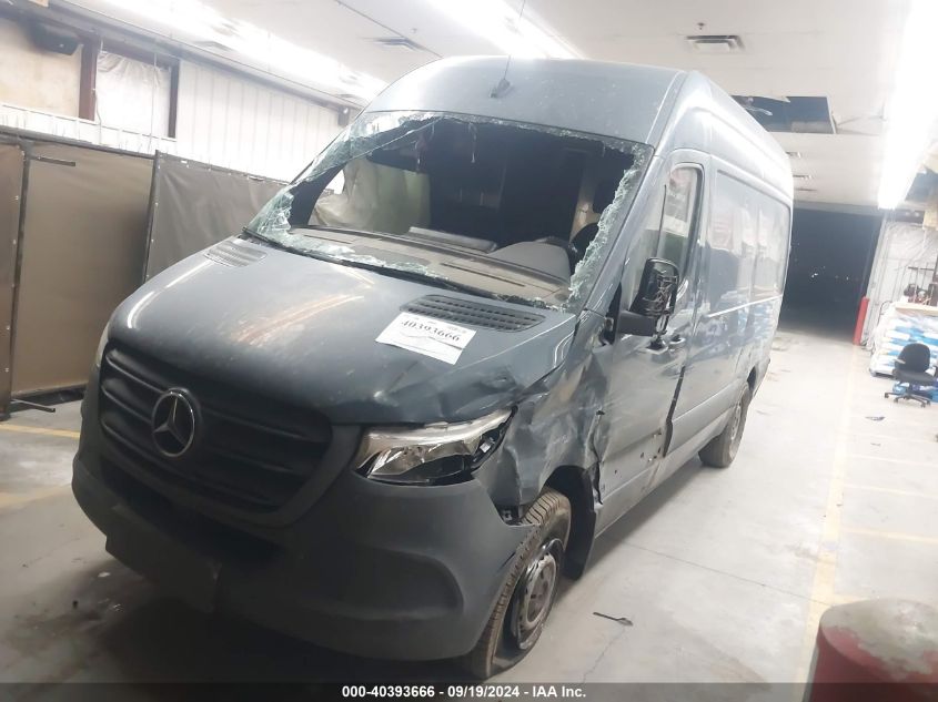 VIN WD4PF0CD2KP042018 2019 MERCEDES-BENZ SPRINTER 2500 no.2