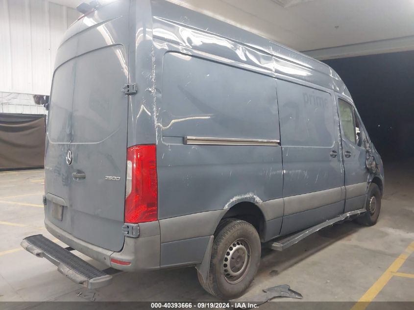 VIN WD4PF0CD2KP042018 2019 MERCEDES-BENZ SPRINTER 2500 no.4