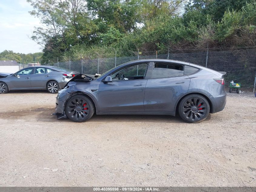 2022 Tesla Model Y Performance Dual Motor All-Wheel Drive VIN: 7SAYGDEF2NF549262 Lot: 40395598