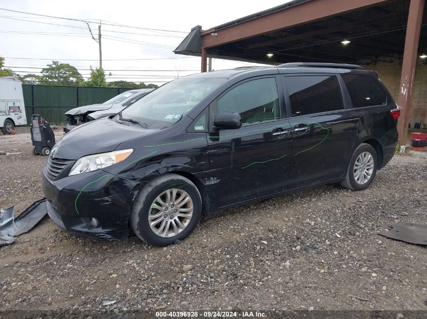 5TDYK3DC4FS614557 2015 TOYOTA SIENNA - Image 2