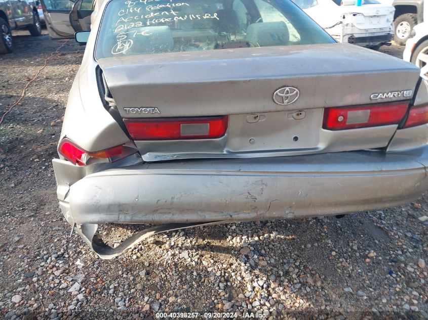 4T1BG22K6WU295021 1998 Toyota Camry Le