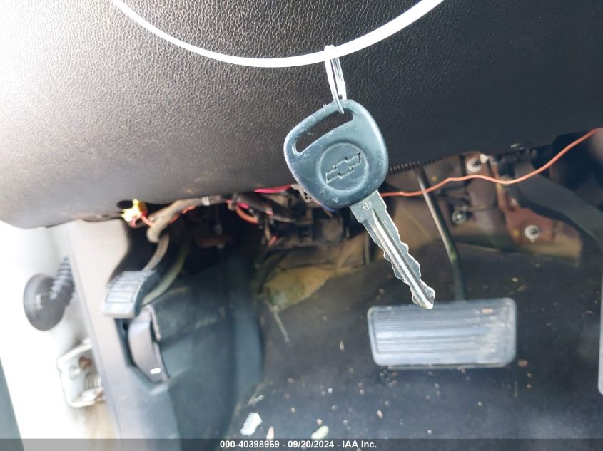 1GCRKSE00BZ212868 2011 Chevrolet Silverado 1500 Lt