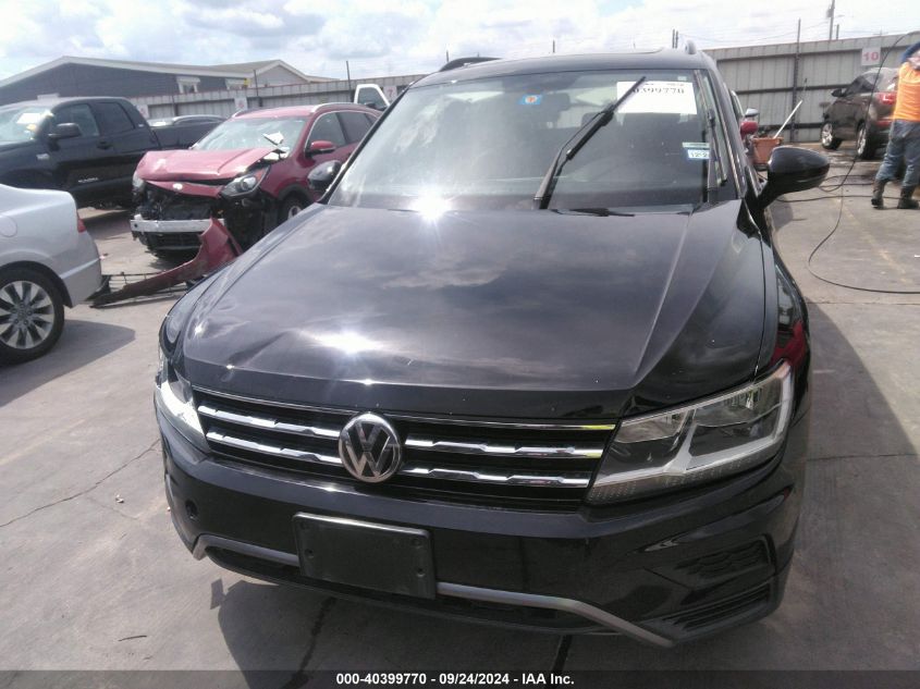 3VV3B7AX7JM176068 2018 Volkswagen Tiguan Se/Sel