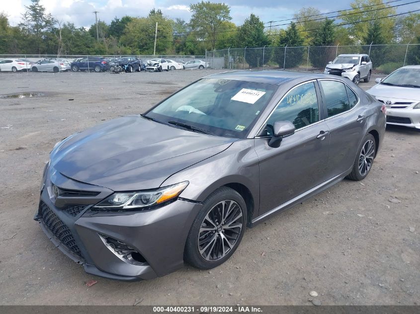 4T1B11HK0JU027917 2018 TOYOTA CAMRY - Image 2