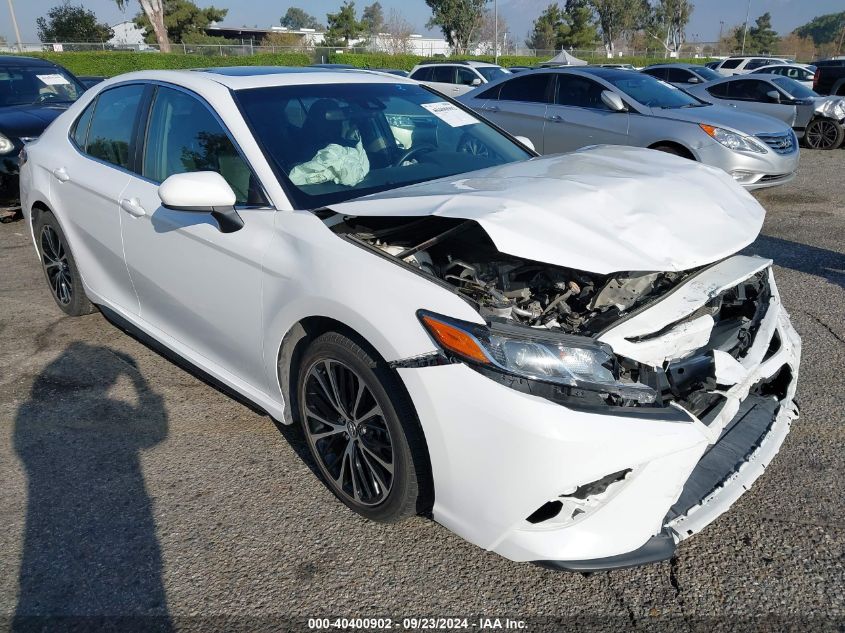 4T1B11HK8JU585577 2018 TOYOTA CAMRY - Image 1