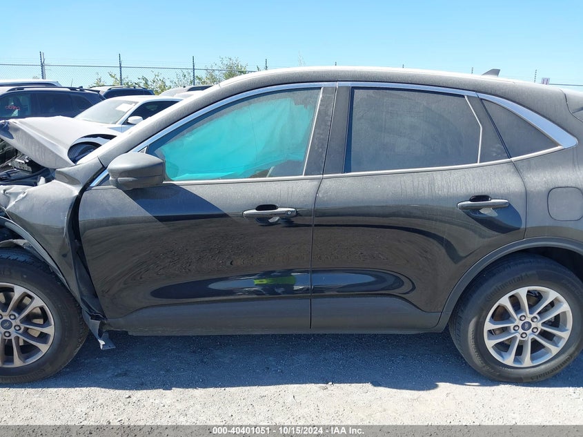 VIN 1FMCU9G66NUB23460 2022 FORD ESCAPE SE