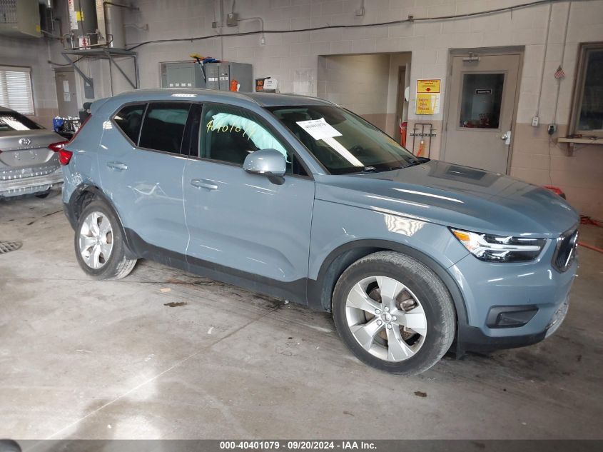 YV4162UK6N2747556 2022 VOLVO XC40 - Image 1