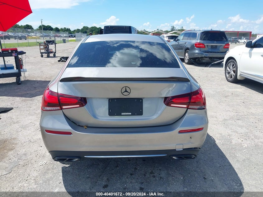 VIN WDD3G4EB7KW001808 2019 MERCEDES-BENZ A 220