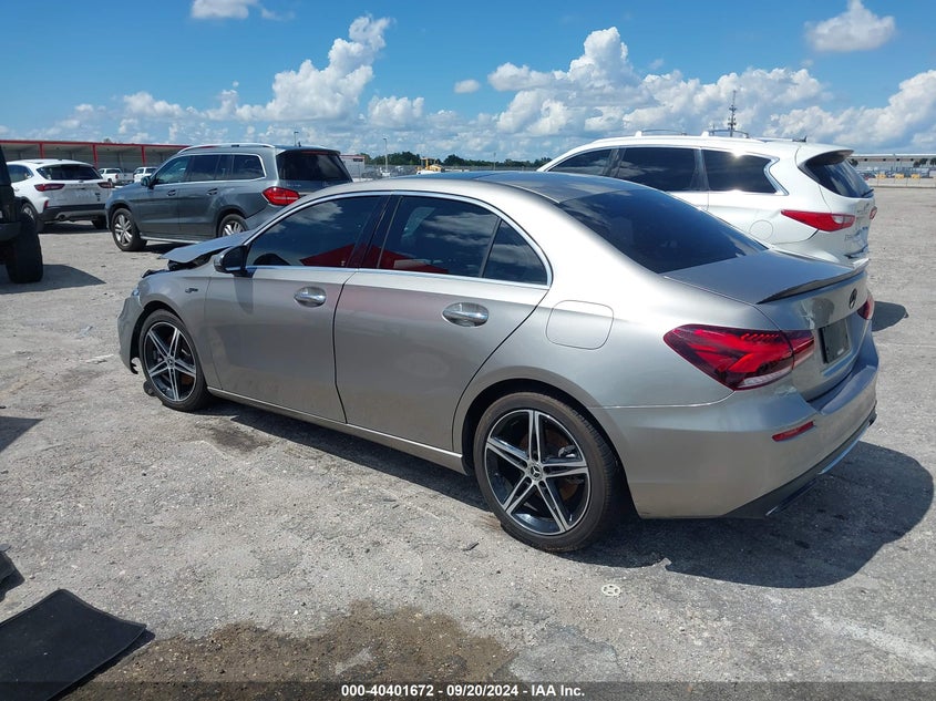 VIN WDD3G4EB7KW001808 2019 MERCEDES-BENZ A 220