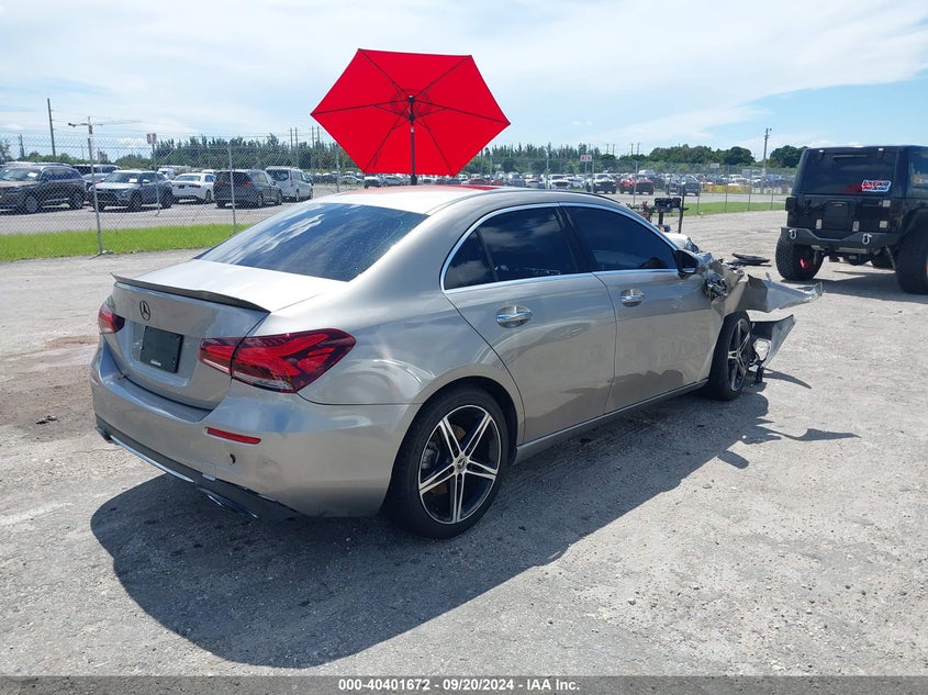VIN WDD3G4EB7KW001808 2019 MERCEDES-BENZ A 220