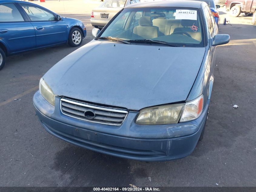 2001 Toyota Camry Le VIN: JT2BG28K410599095 Lot: 40402164