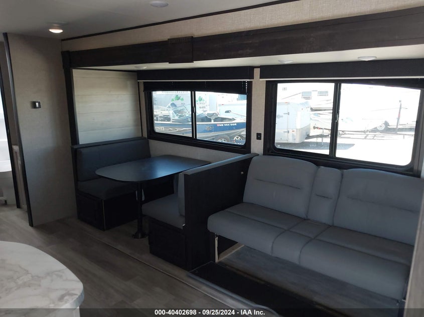 2023 JAYCO JAYFLIGHT (VIN: 1UJBC0BP7P17W0490